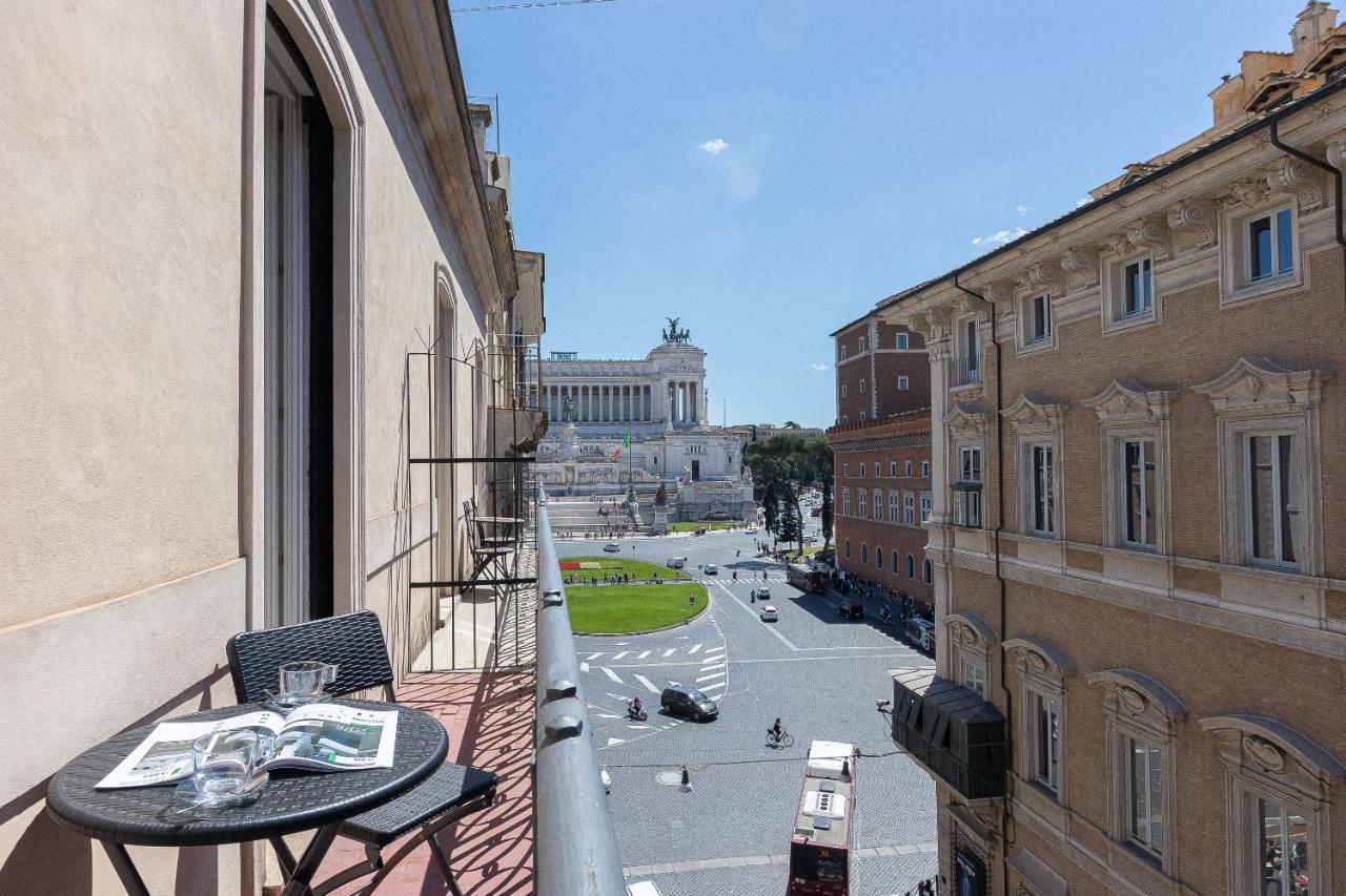 Amazing Piazza Venezia Suites Рим Экстерьер фото